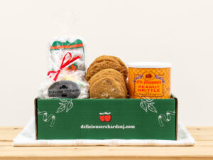 Made In Monmouth Gift Box (Powdered Donuts)