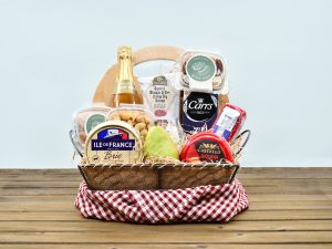 Deluxe Charcuterie Basket- w/ Cutting Board