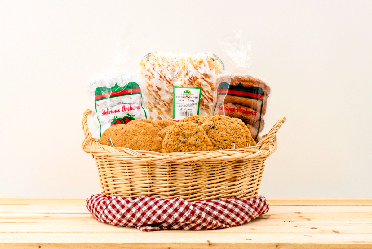 Colts Neck Bakery Sampler Basket (CB)
