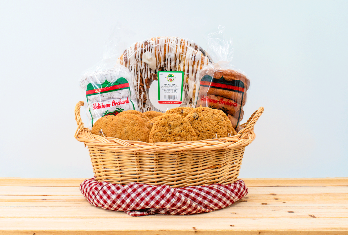 Colts Neck Bakery Sampler Basket (DR)